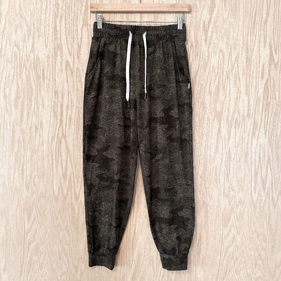 Feat Pants - Feat Roam Joggers in Combat Sz XS